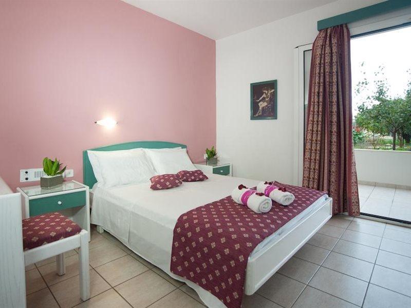 Theoni Apartments Malia  Ngoại thất bức ảnh
