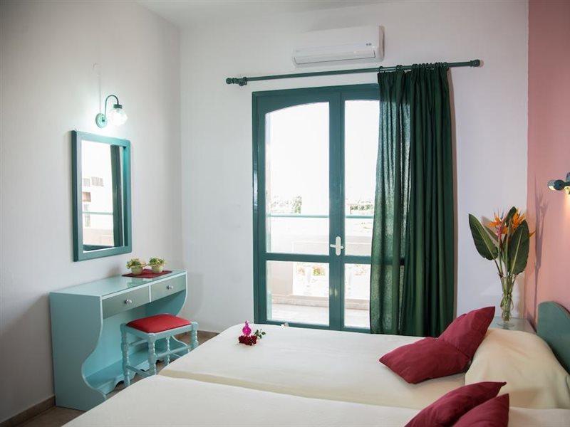 Theoni Apartments Malia  Ngoại thất bức ảnh