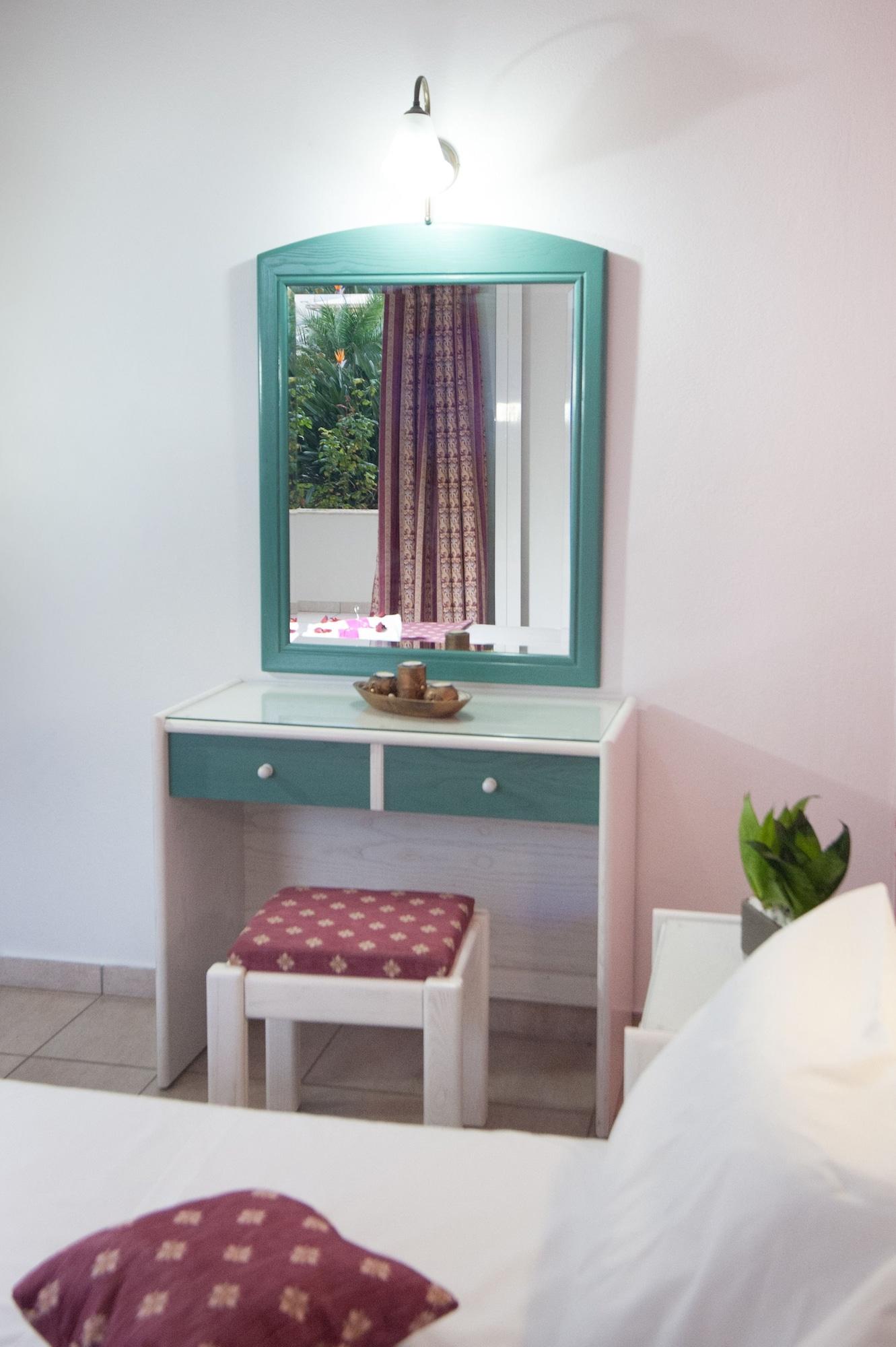 Theoni Apartments Malia  Ngoại thất bức ảnh