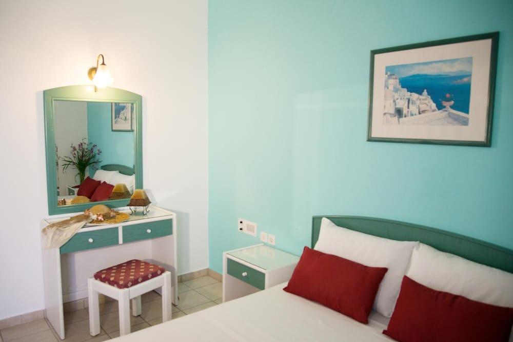 Theoni Apartments Malia  Ngoại thất bức ảnh