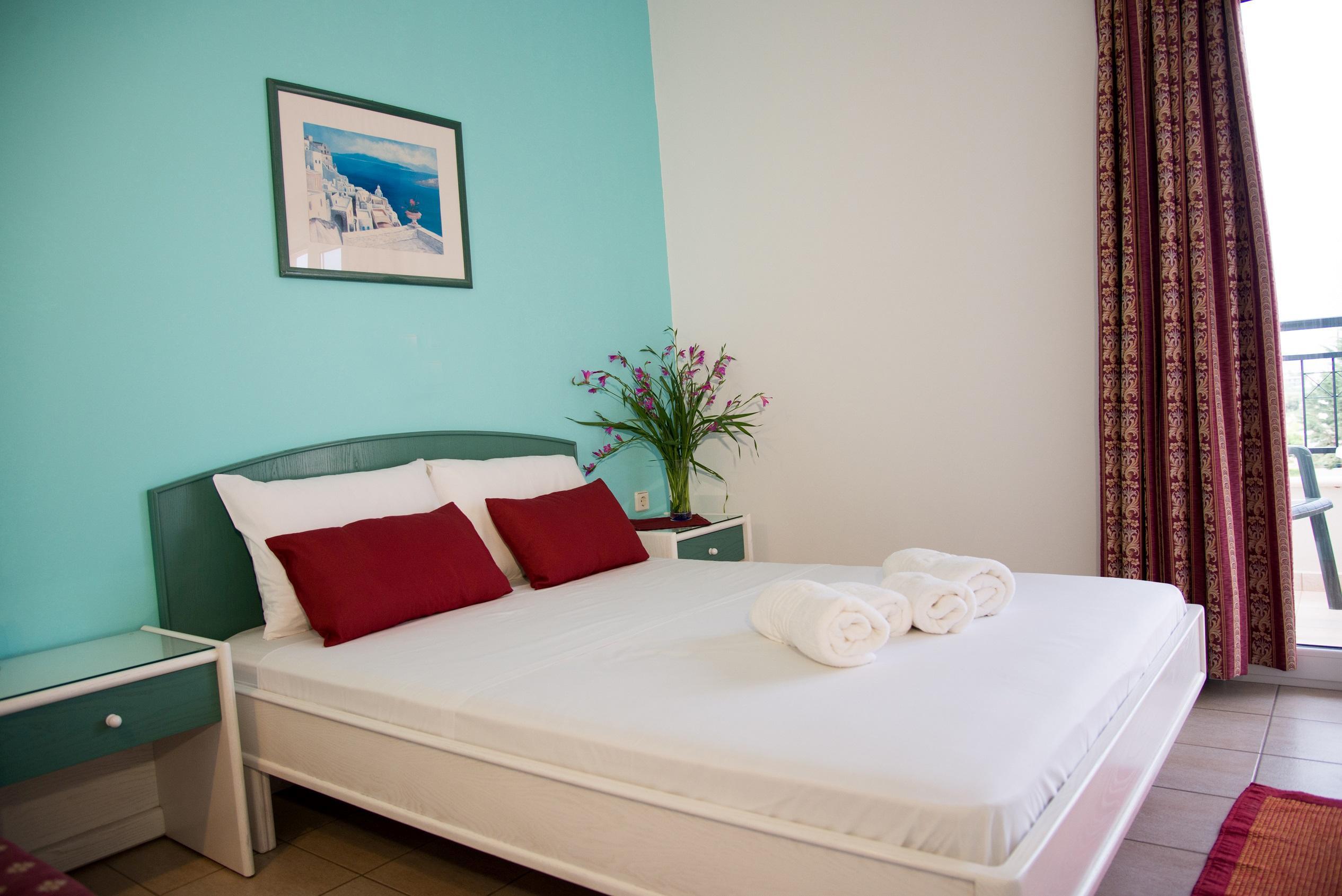 Theoni Apartments Malia  Ngoại thất bức ảnh