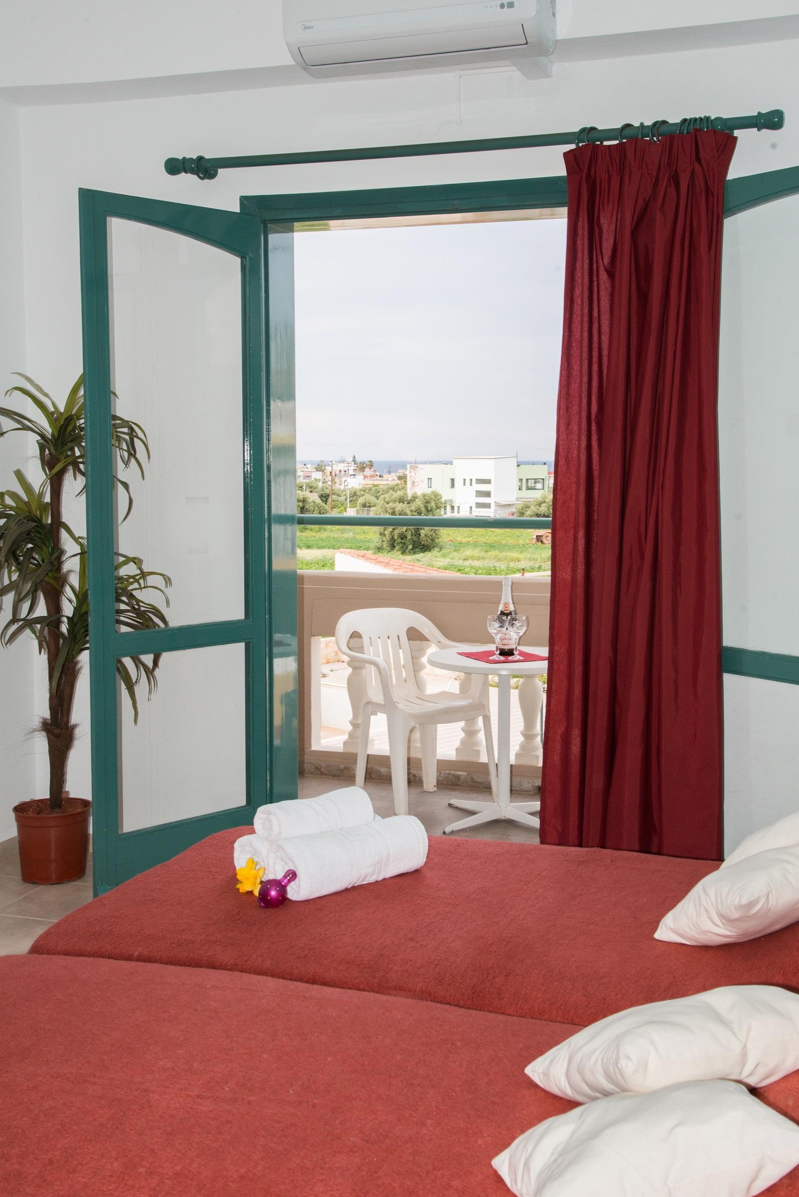 Theoni Apartments Malia  Ngoại thất bức ảnh