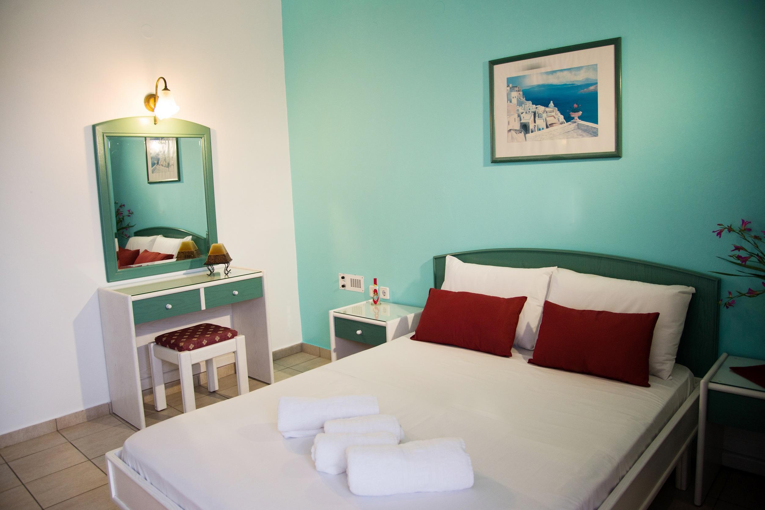 Theoni Apartments Malia  Ngoại thất bức ảnh