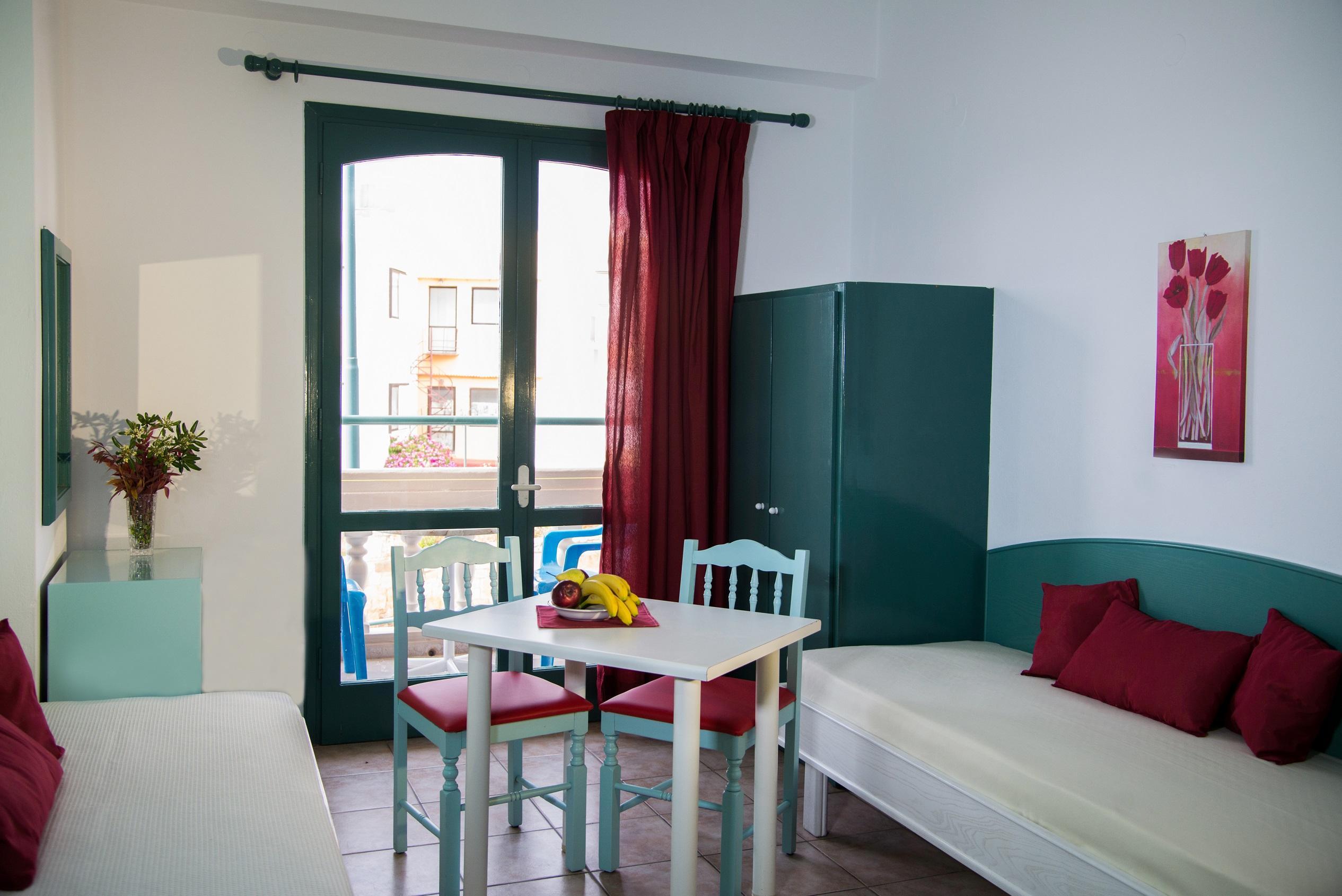 Theoni Apartments Malia  Ngoại thất bức ảnh