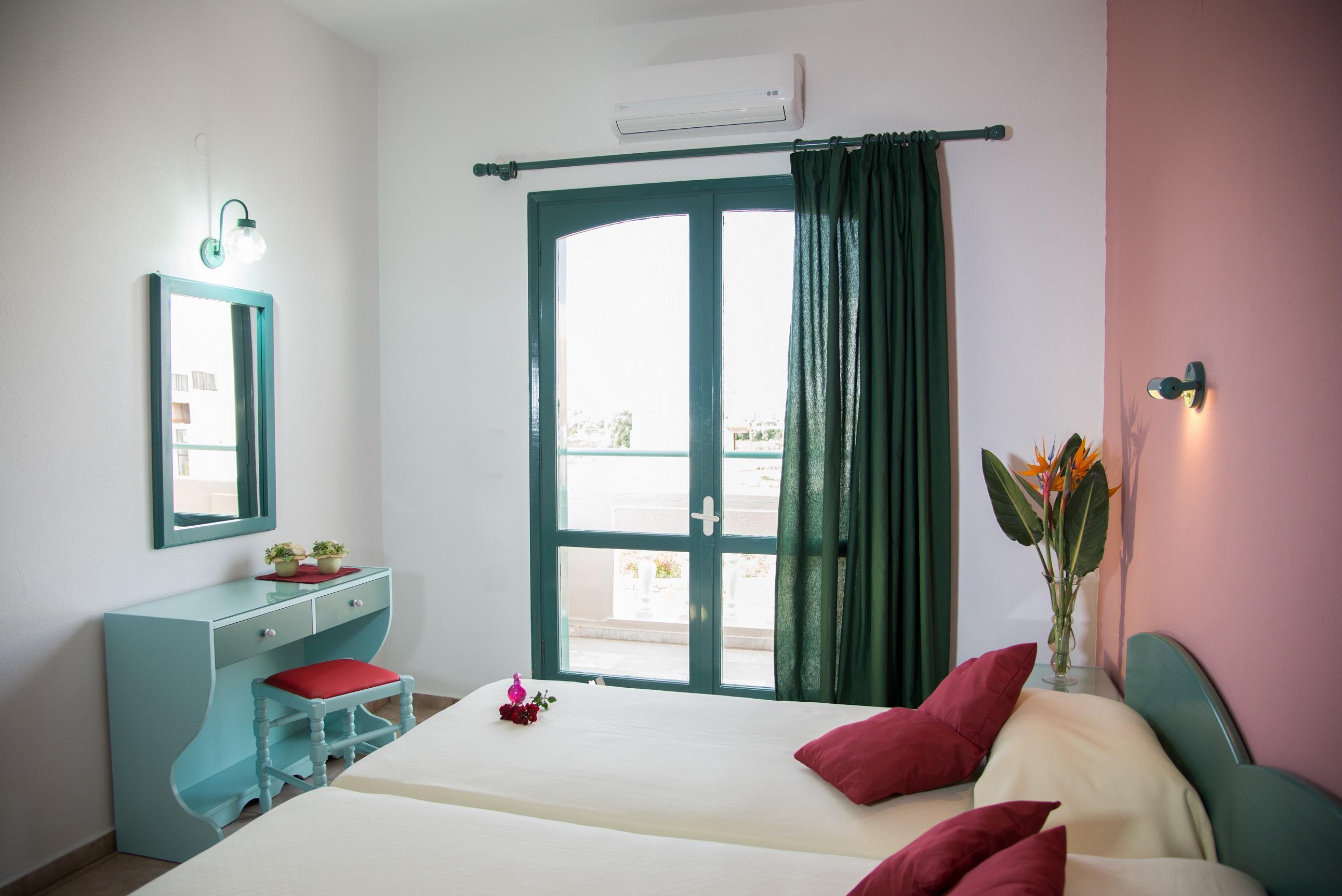 Theoni Apartments Malia  Ngoại thất bức ảnh