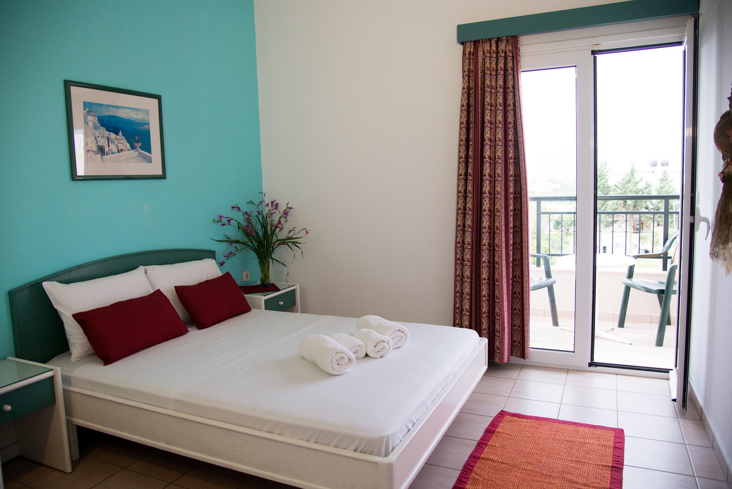 Theoni Apartments Malia  Ngoại thất bức ảnh