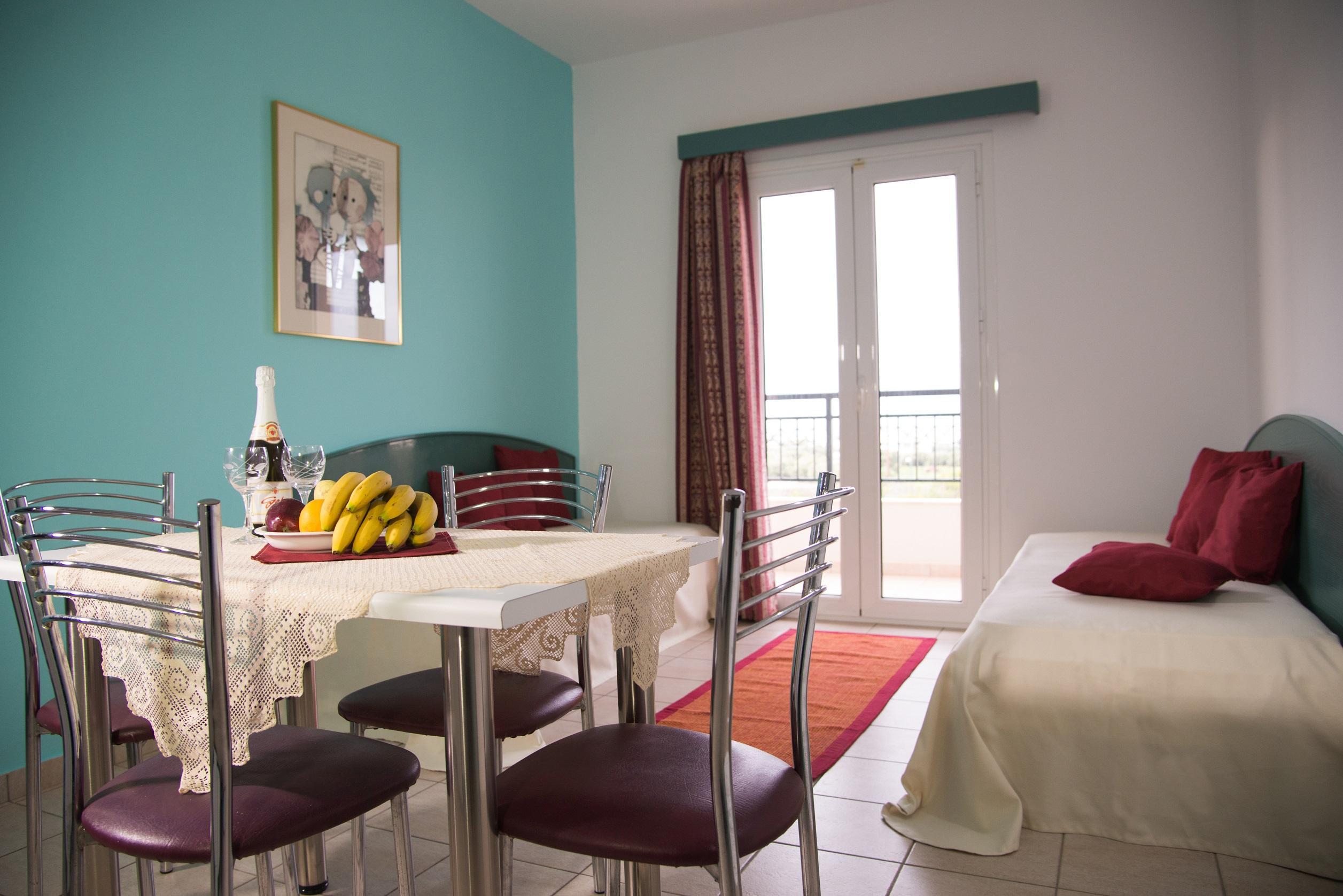 Theoni Apartments Malia  Ngoại thất bức ảnh