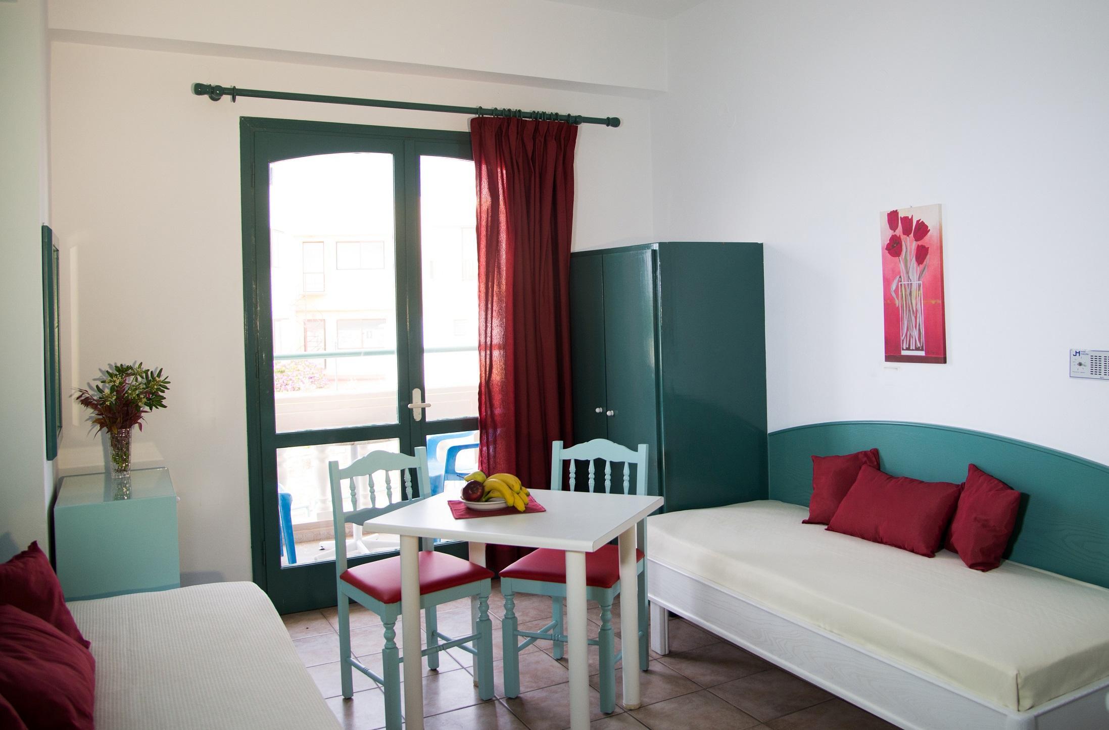 Theoni Apartments Malia  Ngoại thất bức ảnh