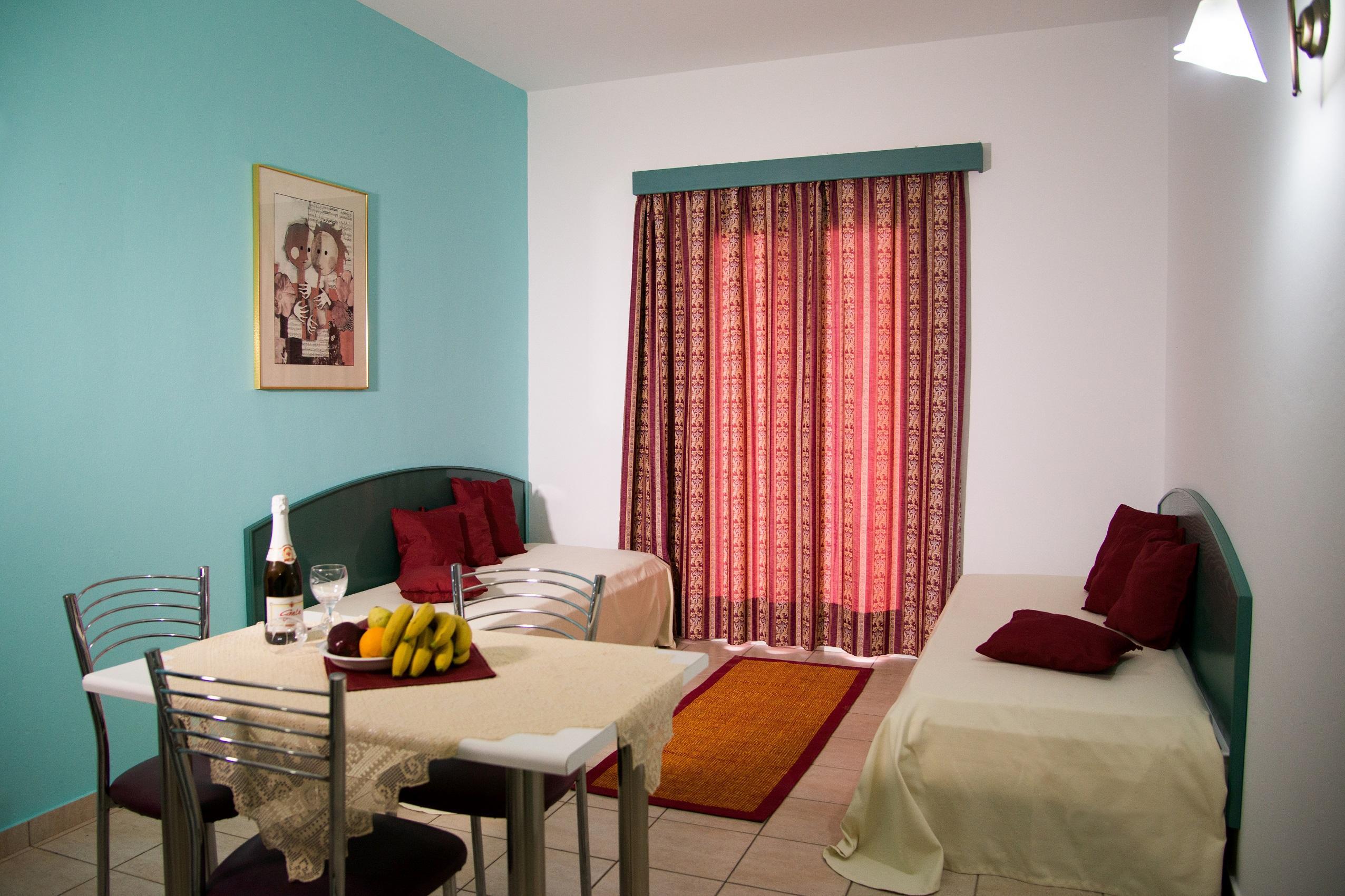 Theoni Apartments Malia  Ngoại thất bức ảnh