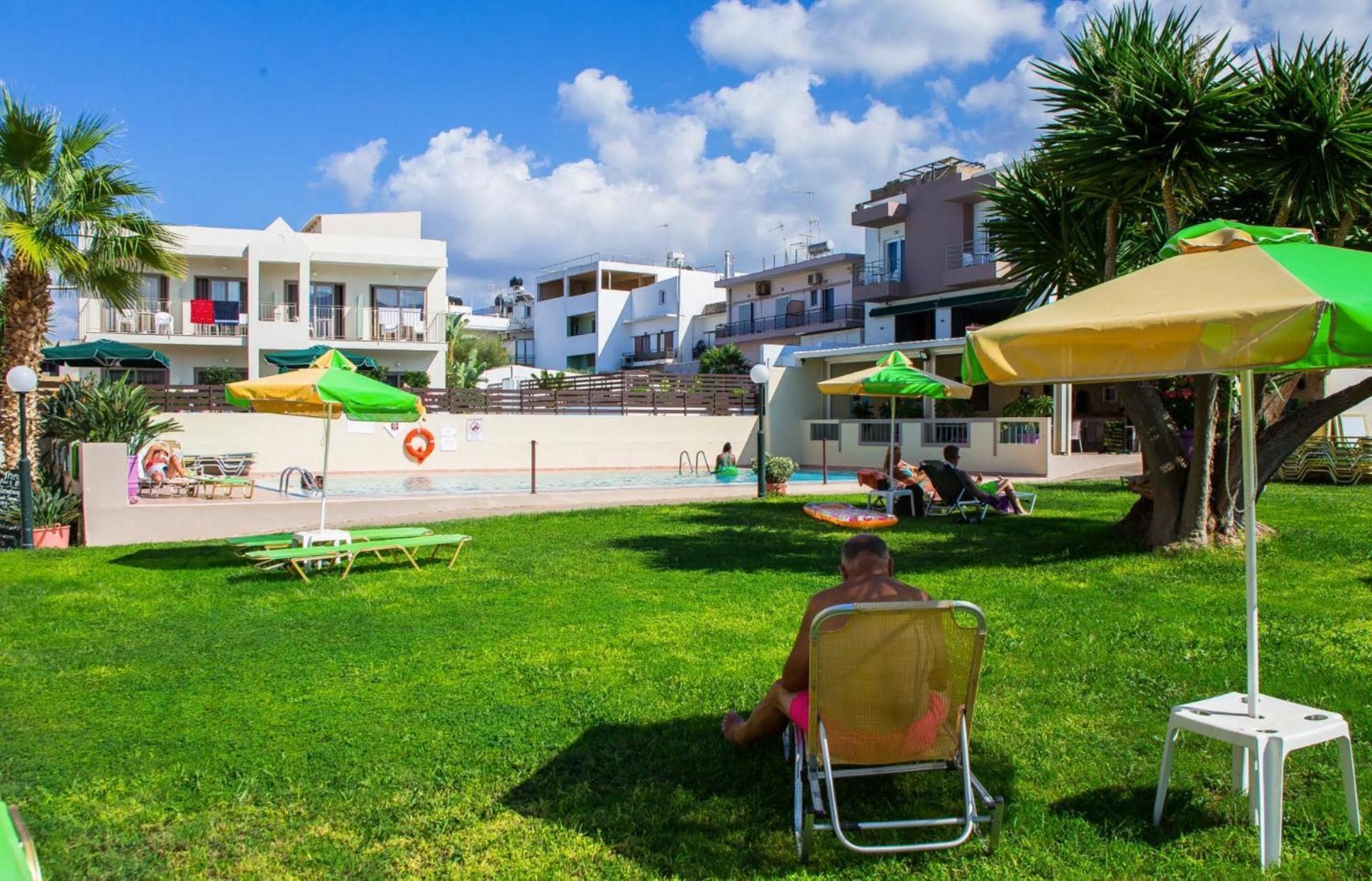Theoni Apartments Malia  Ngoại thất bức ảnh