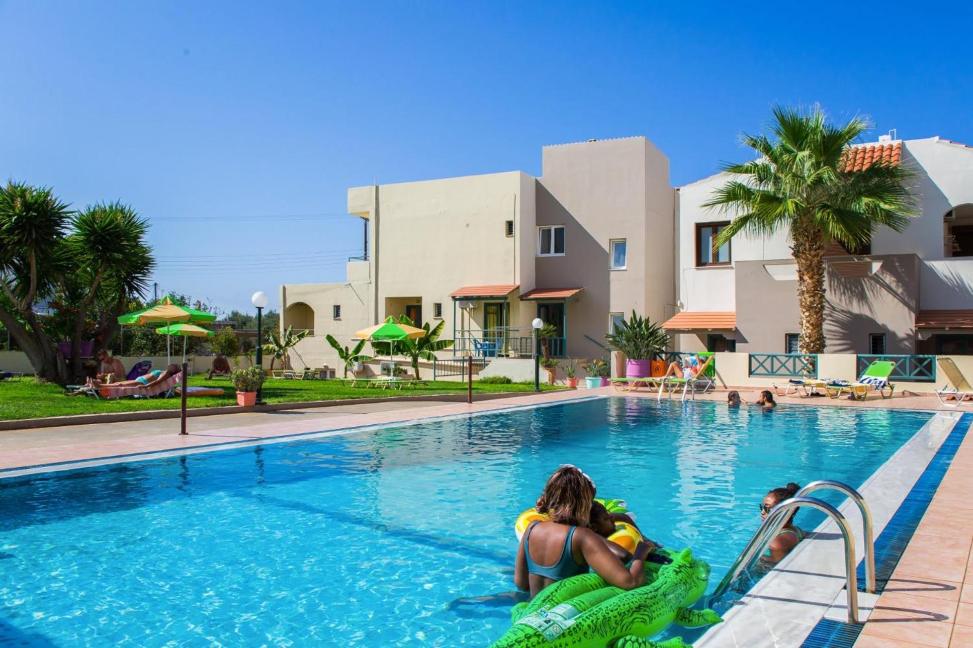 Theoni Apartments Malia  Ngoại thất bức ảnh