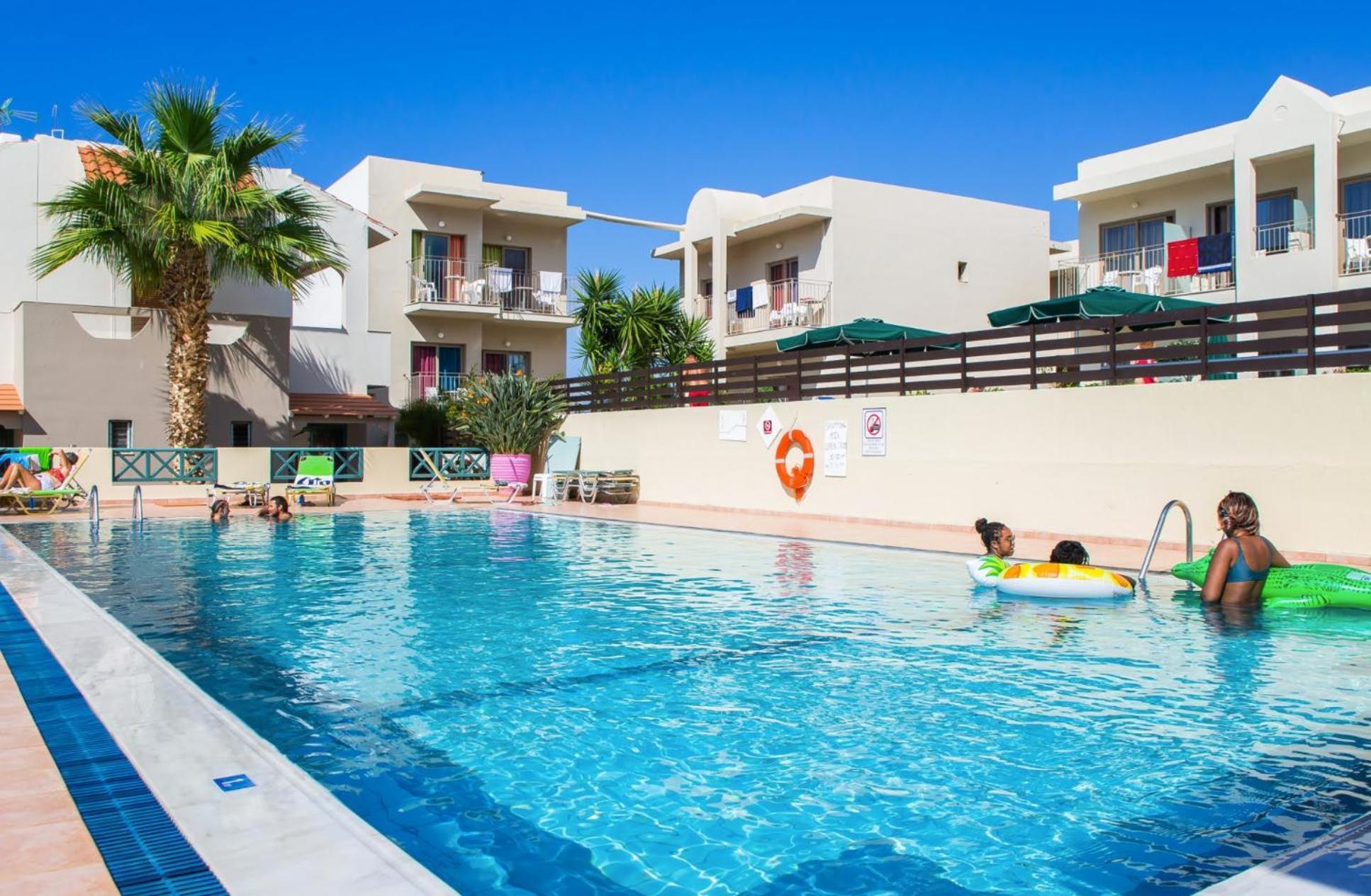 Theoni Apartments Malia  Ngoại thất bức ảnh