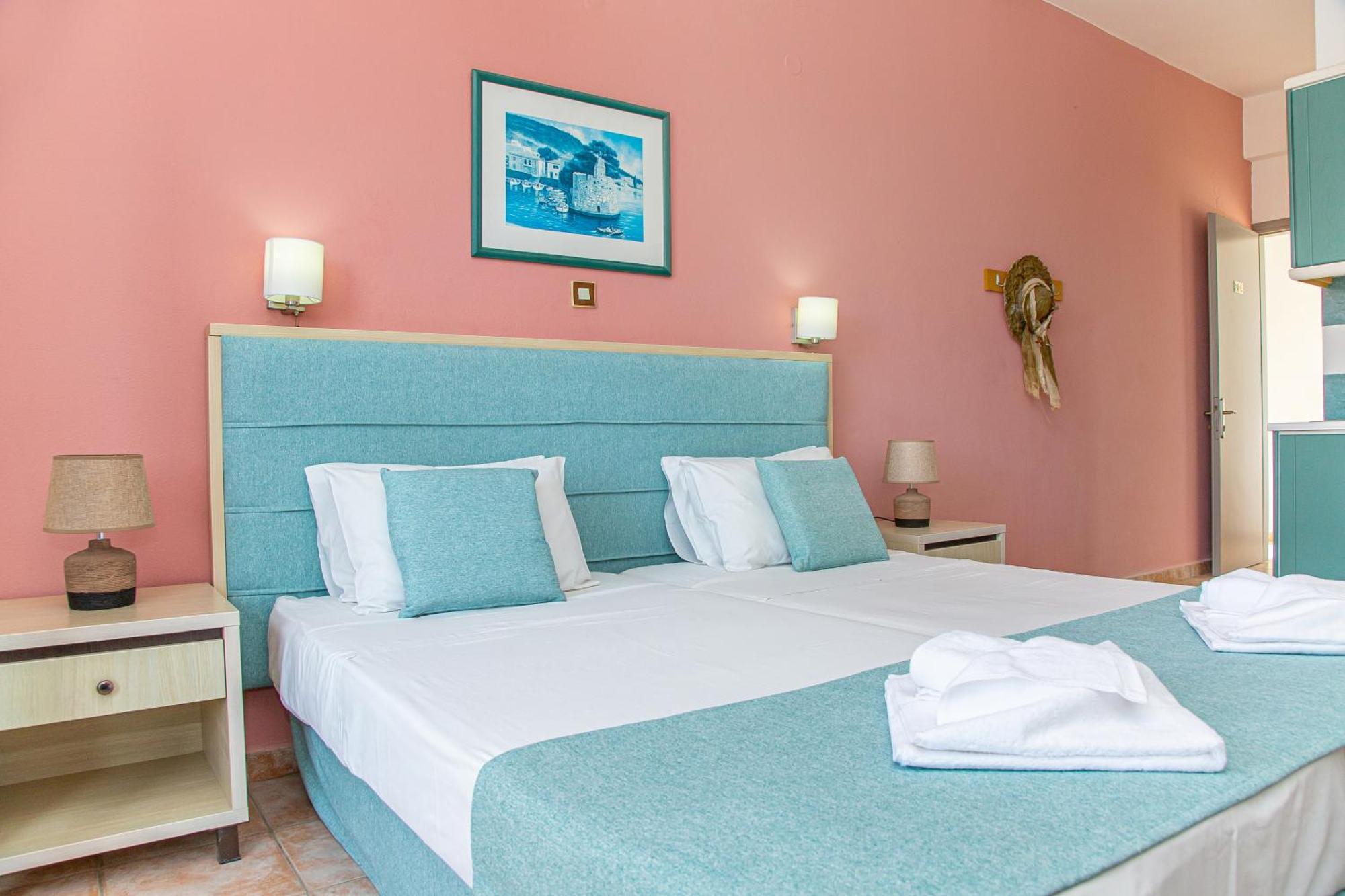 Theoni Apartments Malia  Ngoại thất bức ảnh