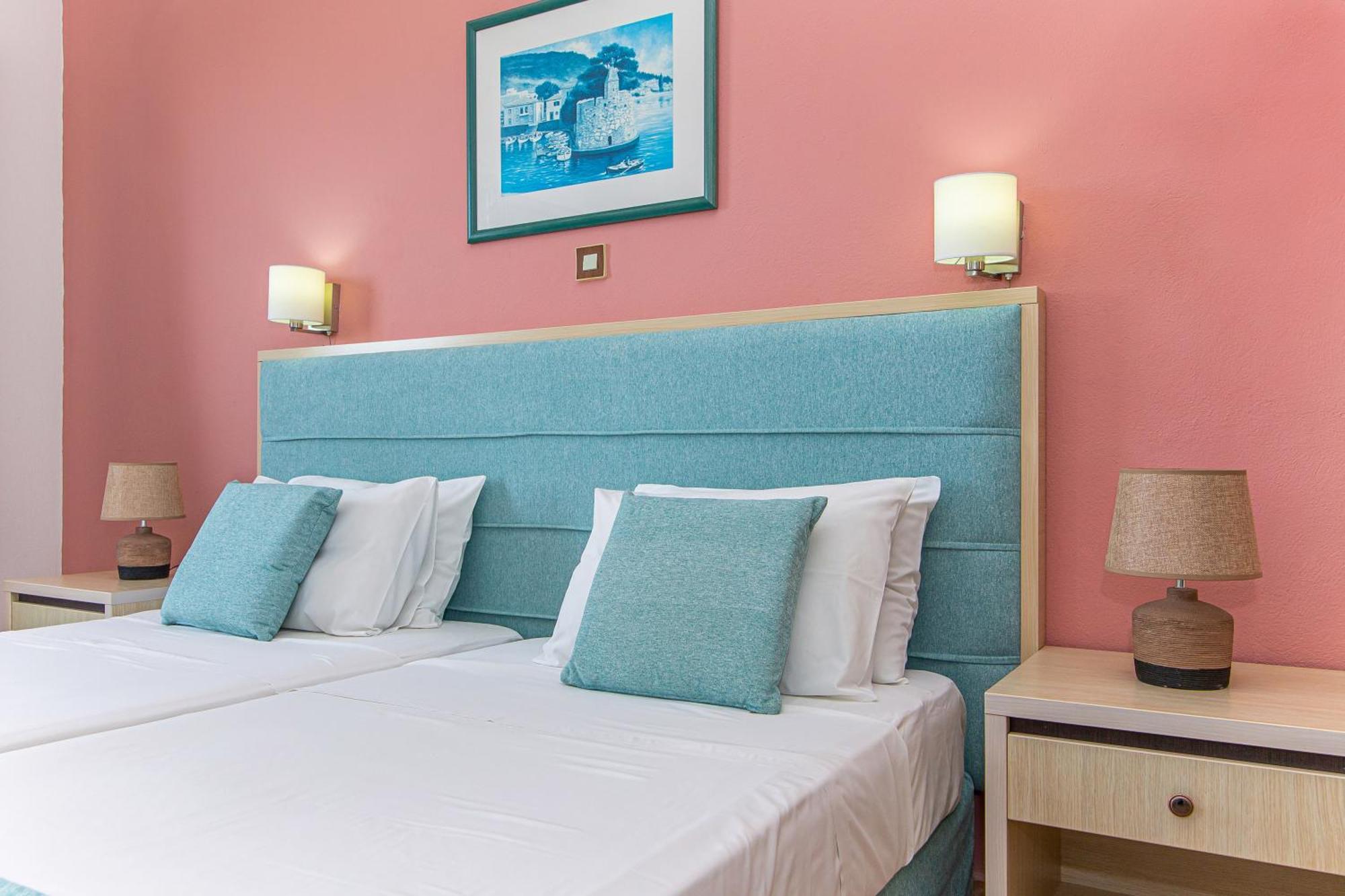 Theoni Apartments Malia  Ngoại thất bức ảnh