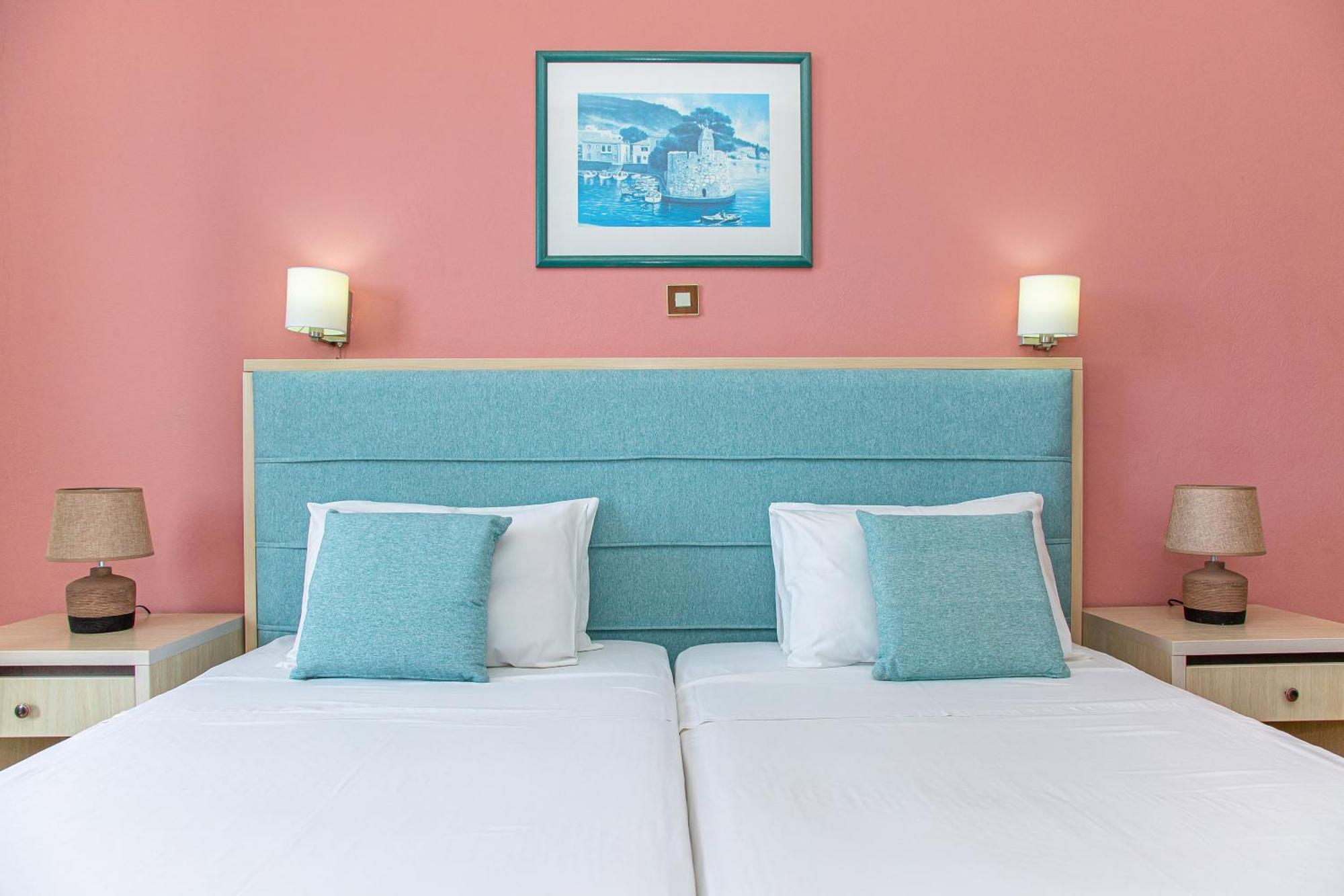 Theoni Apartments Malia  Ngoại thất bức ảnh