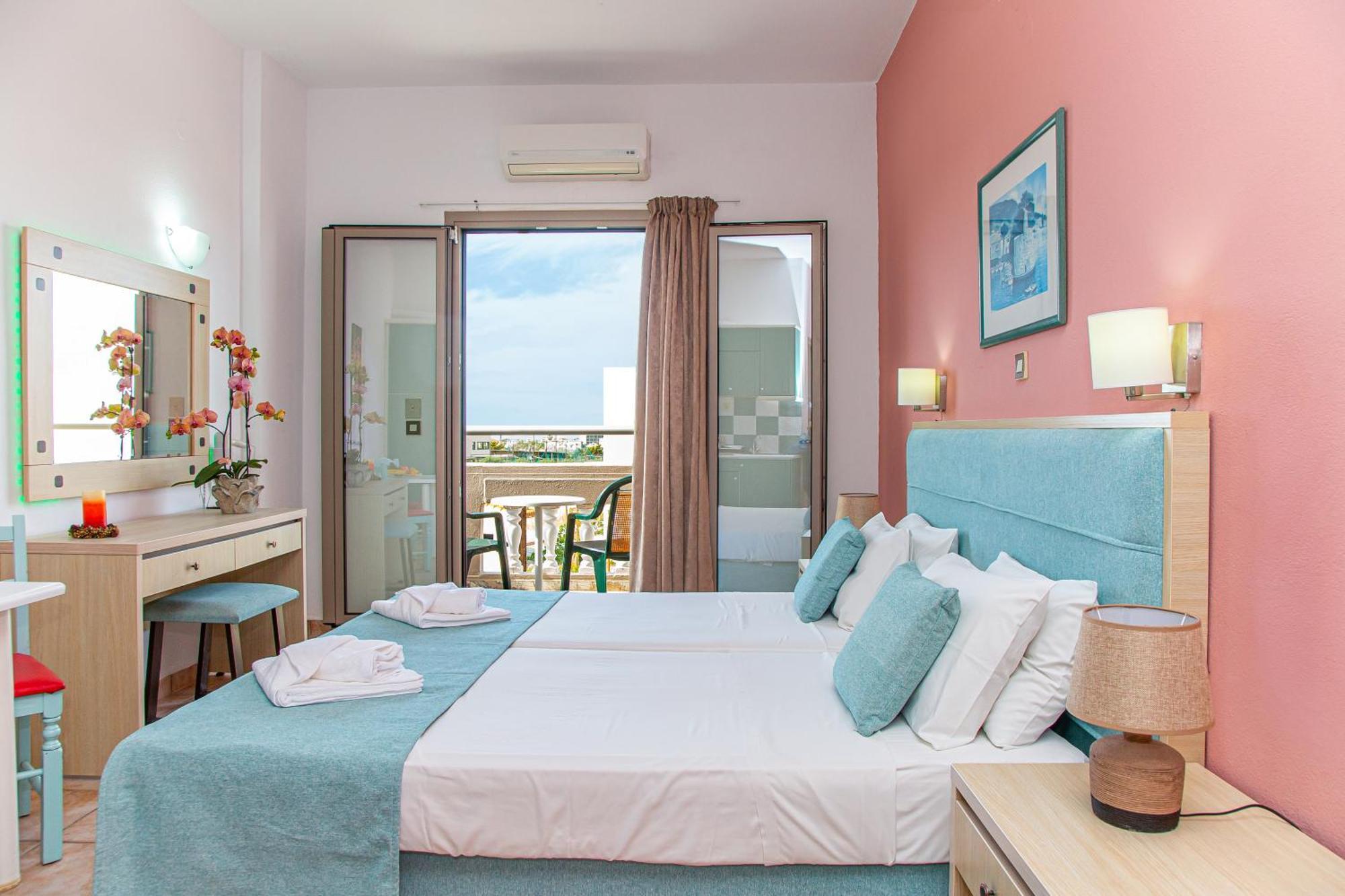 Theoni Apartments Malia  Ngoại thất bức ảnh