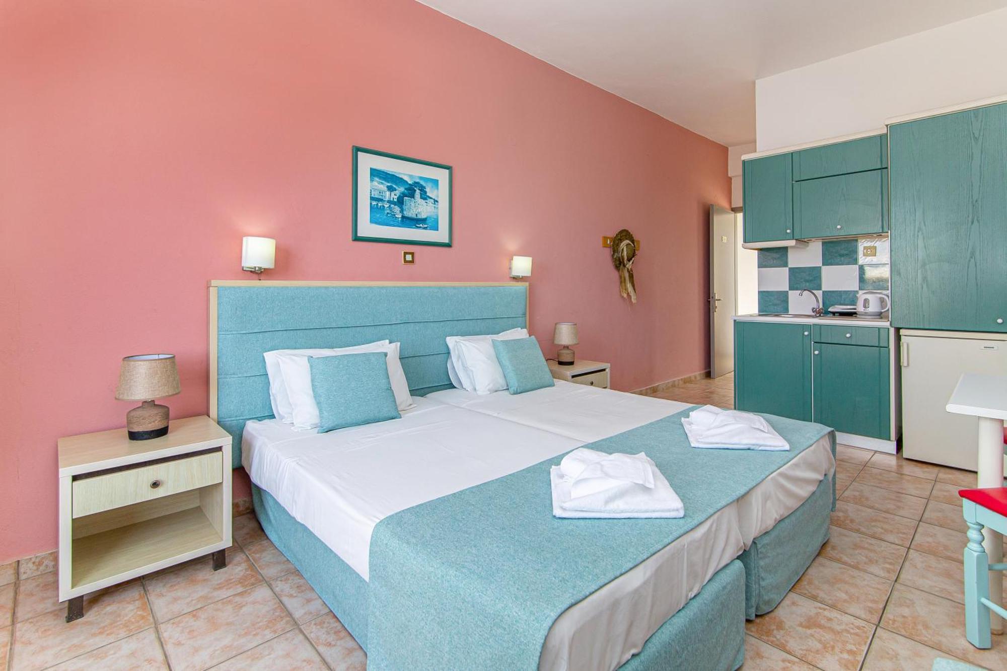 Theoni Apartments Malia  Ngoại thất bức ảnh
