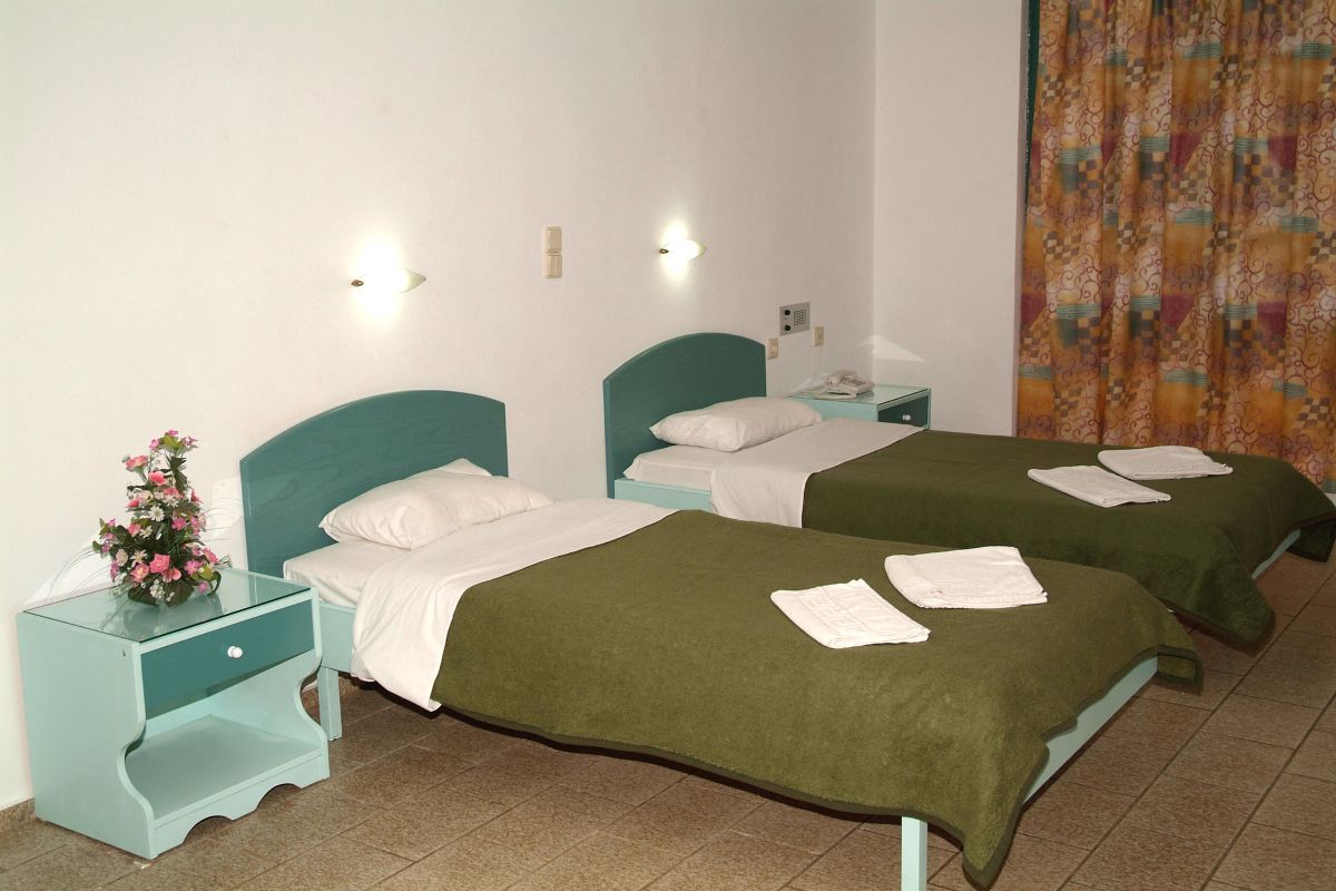 Theoni Apartments Malia  Ngoại thất bức ảnh