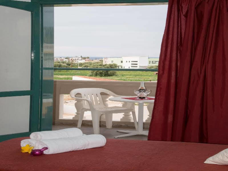 Theoni Apartments Malia  Ngoại thất bức ảnh
